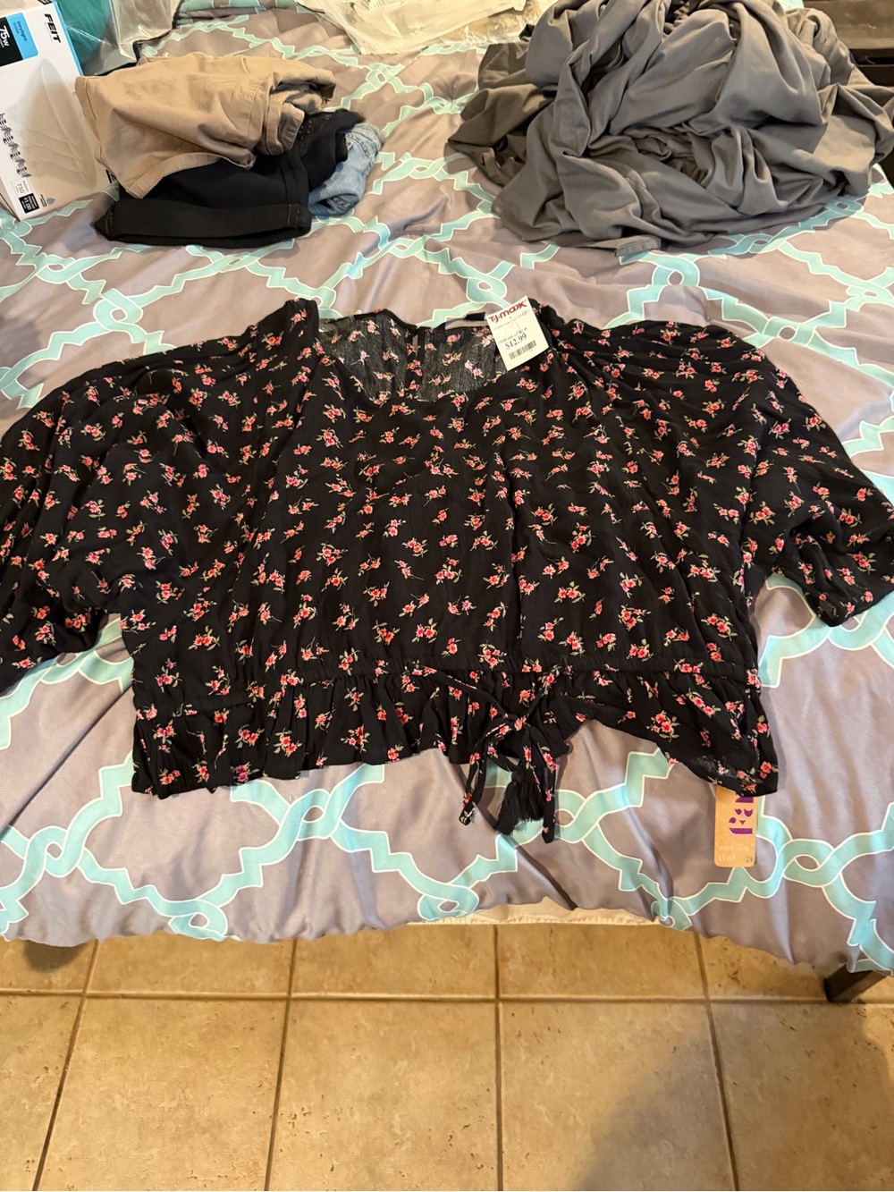 Vanilla Star Black Cropped Tie-Front Floral Top